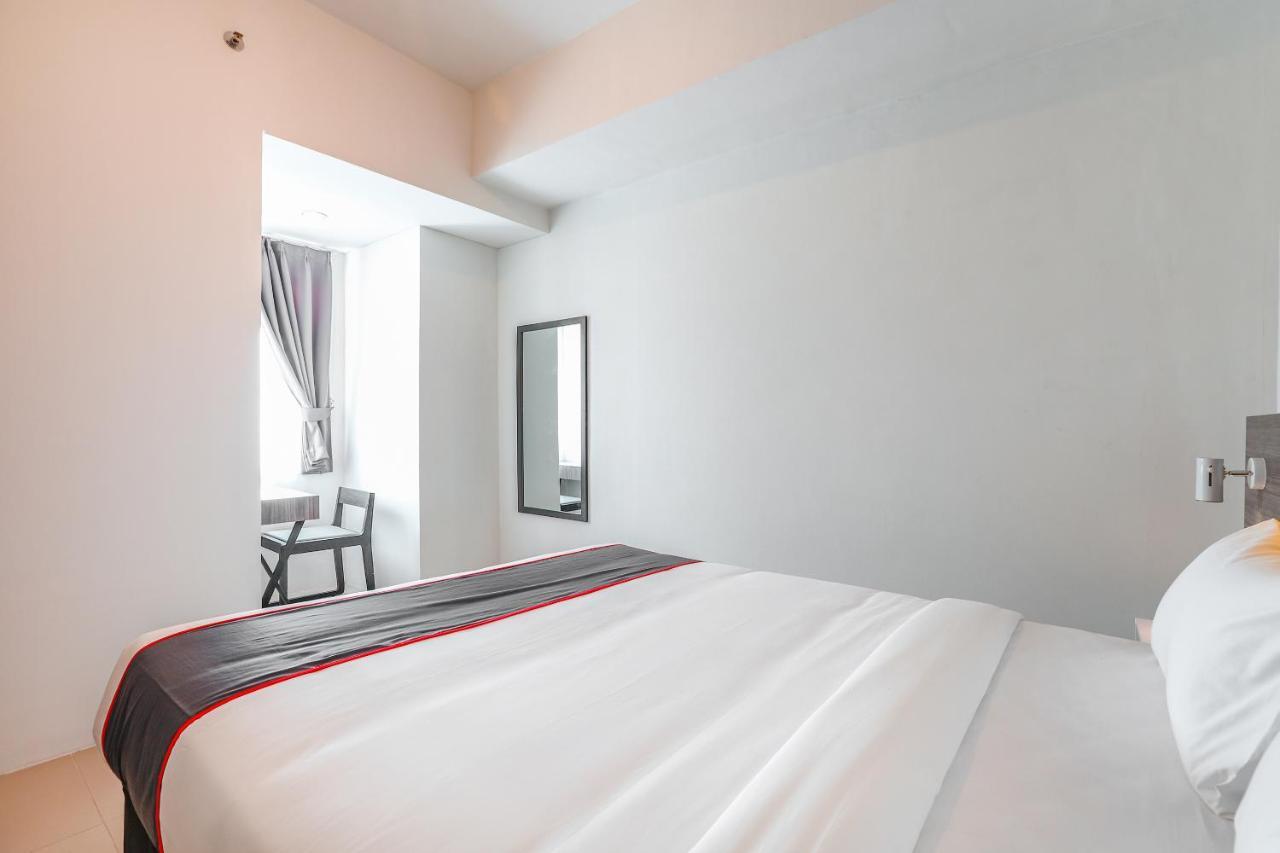 Super Oyo Collection O 16 Vittoria Residence Jakarta Kültér fotó