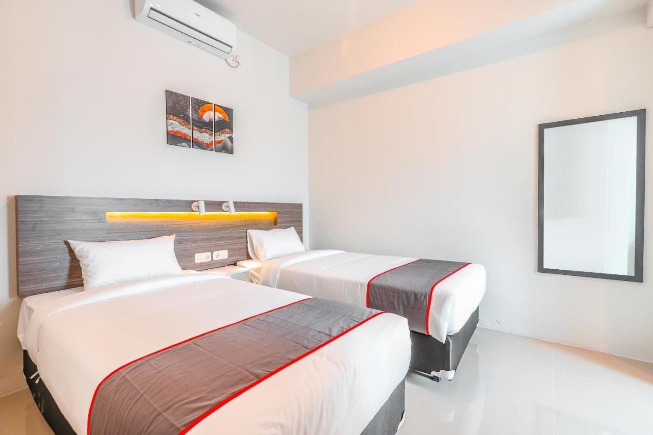 Super Oyo Collection O 16 Vittoria Residence Jakarta Kültér fotó