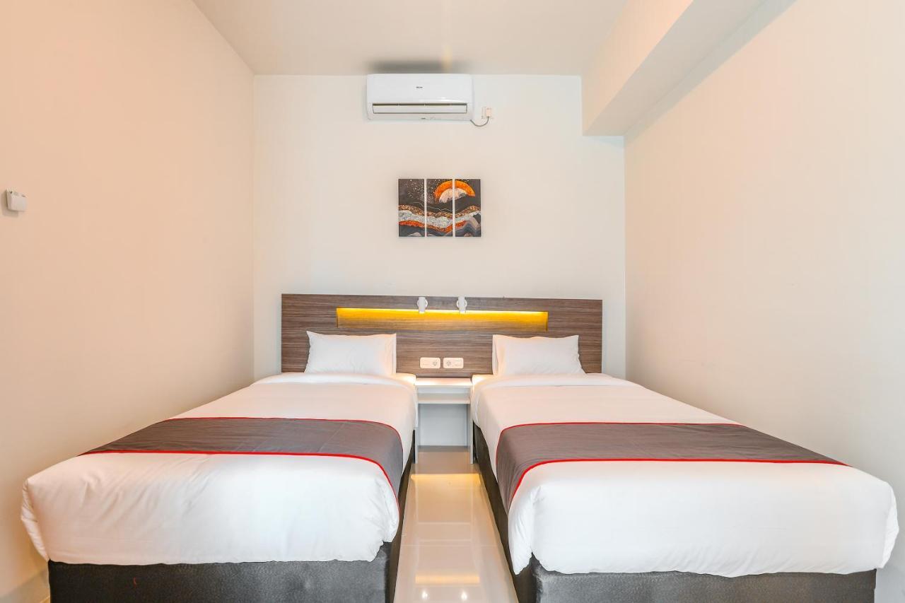 Super Oyo Collection O 16 Vittoria Residence Jakarta Kültér fotó